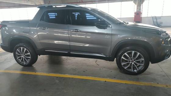 FIAT TORO 2.0 16V TURBO DIESEL VOLCANO 4WD AT9 FIAT TORO 2.0 16V TURBO DIESEL VOLCANO 4WD AT9